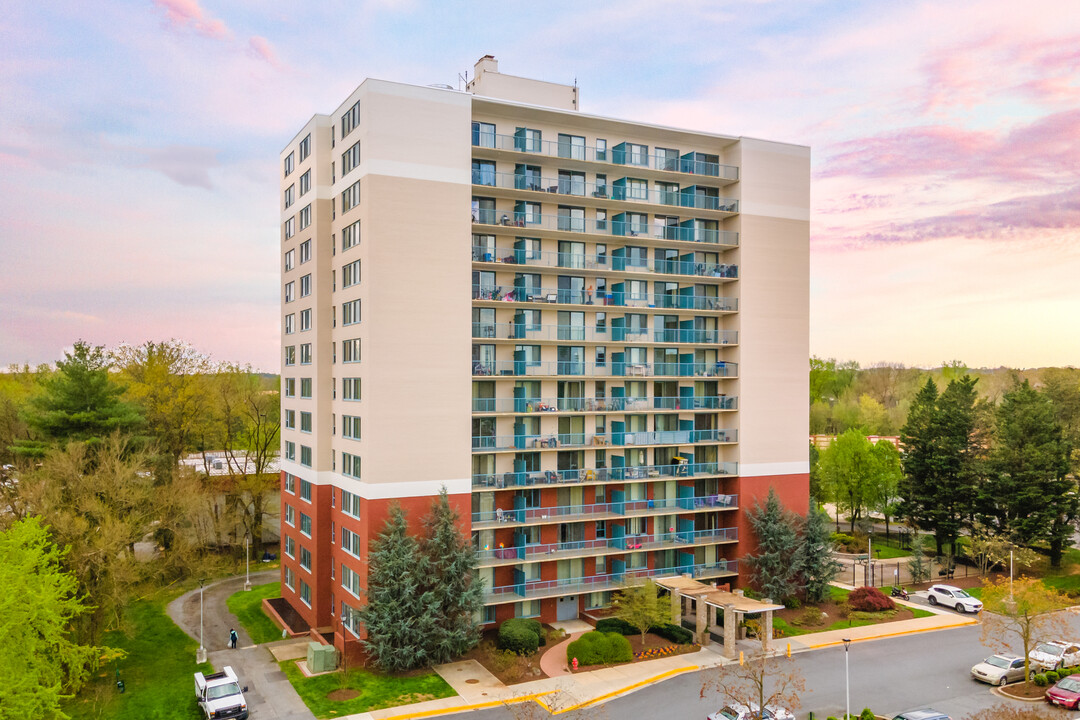 Steward Tower Apartments Photo