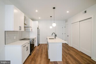 5904 Germantown Ave, Unit 403 in Philadelphia, PA - Building Photo - Building Photo