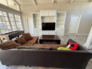 321 21st St N in Texas City, TX - Foto de edificio - Building Photo