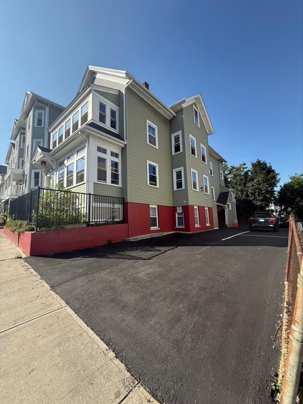 61 Harrison St