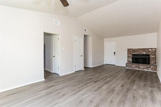 250 Prairie Grove Dr in Dallas, TX - Building Photo - Building Photo