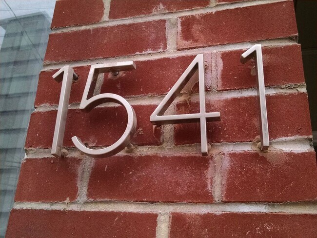 1541 Ogden St in Philadelphia, PA - Building Photo - Building Photo