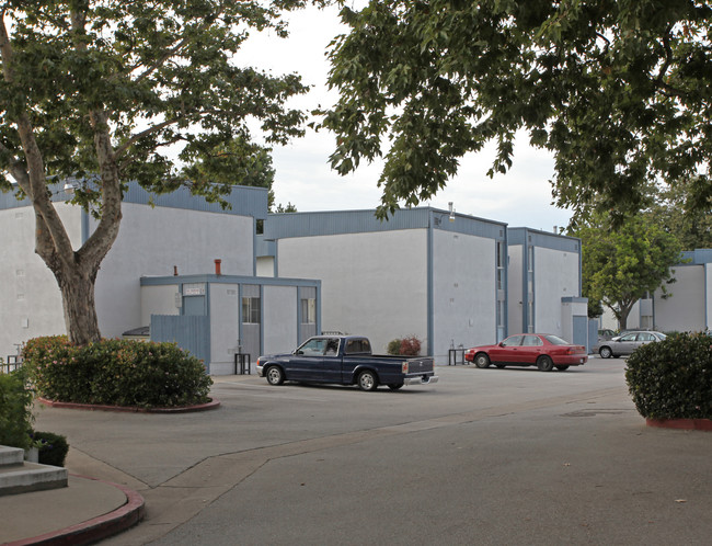 Madonna Road Apartments in San Luis Obispo, CA - Building Photo - Building Photo