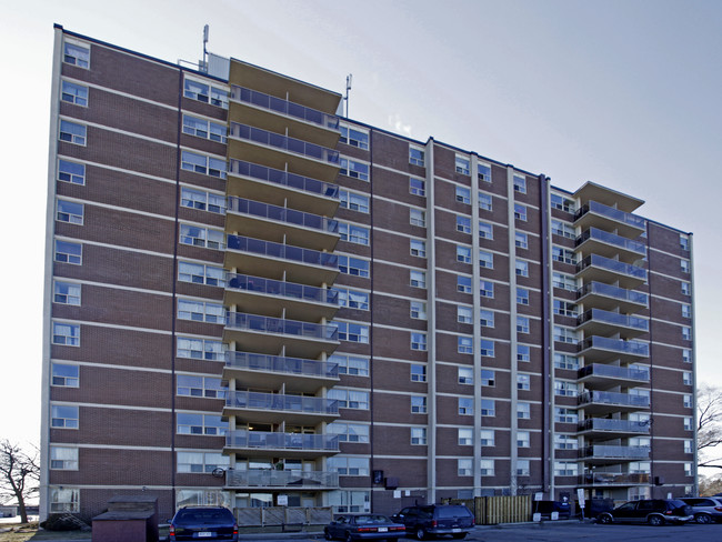 Martingrove Square West in Toronto, ON - Building Photo - Building Photo