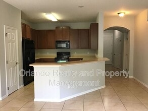 565 Lake Eagle Ln in Sanford, FL - Building Photo - Building Photo