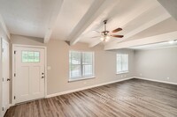 6839 Timberclair Ct in Lithonia, GA - Foto de edificio - Building Photo