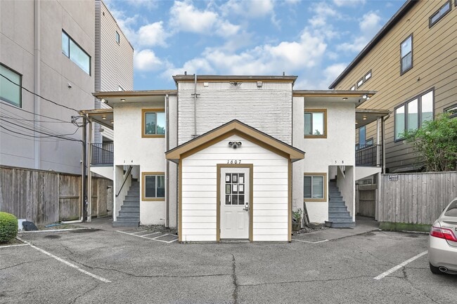 property at 1607 Welch St