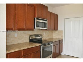 580 NE 33rd Terrace in Homestead, FL - Building Photo - Building Photo