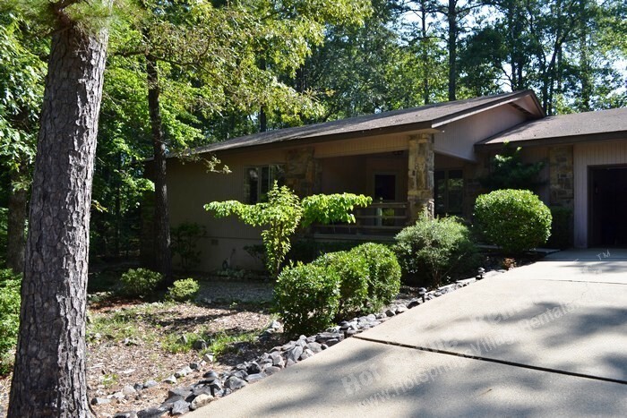 43 Hartura Way in Hot Springs, AR - Foto de edificio