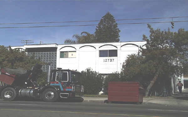 12737 Vanowen St in North Hollywood, CA - Building Photo - Building Photo