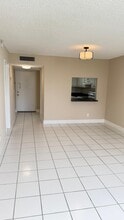 9461 Evergreen Pl in Davie, FL - Building Photo - Building Photo