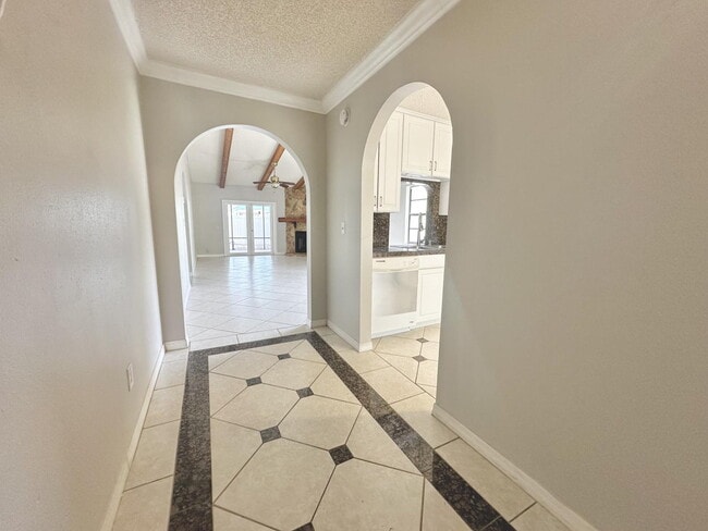 1430 Vista Pl in Tarpon Springs, FL - Foto de edificio - Building Photo