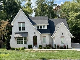 243 Chuniloti Way in Loudon, TN - Building Photo