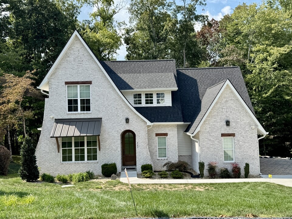 243 Chuniloti Way in Loudon, TN - Building Photo