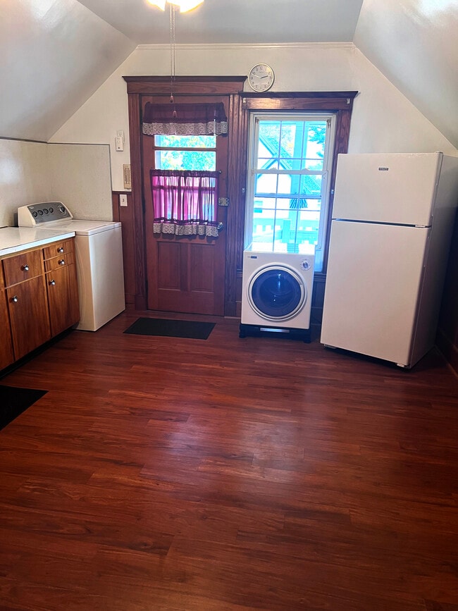 96 Lawrence St, Unit #3 in Malden, MA - Building Photo - Building Photo