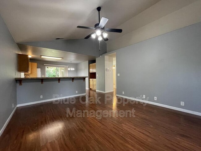 1657 East Ave in Chico, CA - Building Photo - Building Photo