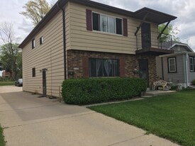 3150 S 95th St, Unit Upper Unit in Milwaukee, WI - Building Photo