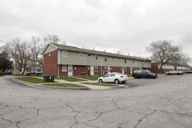 Oak Knoll Renaissance in Gary, IN - Foto de edificio - Building Photo