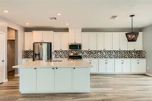5990 Viscaya Grv St in Las Vegas, NV - Building Photo