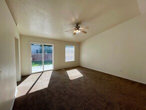 11657 Shelburne St in Caldwell, ID - Building Photo - Building Photo