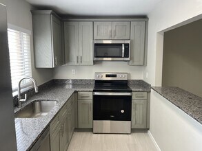 602 Orange Dr in Altamonte Springs, FL - Building Photo - Building Photo