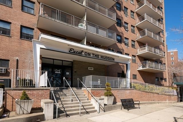 5701 BOULEVARD in West New York, NJ - Foto de edificio