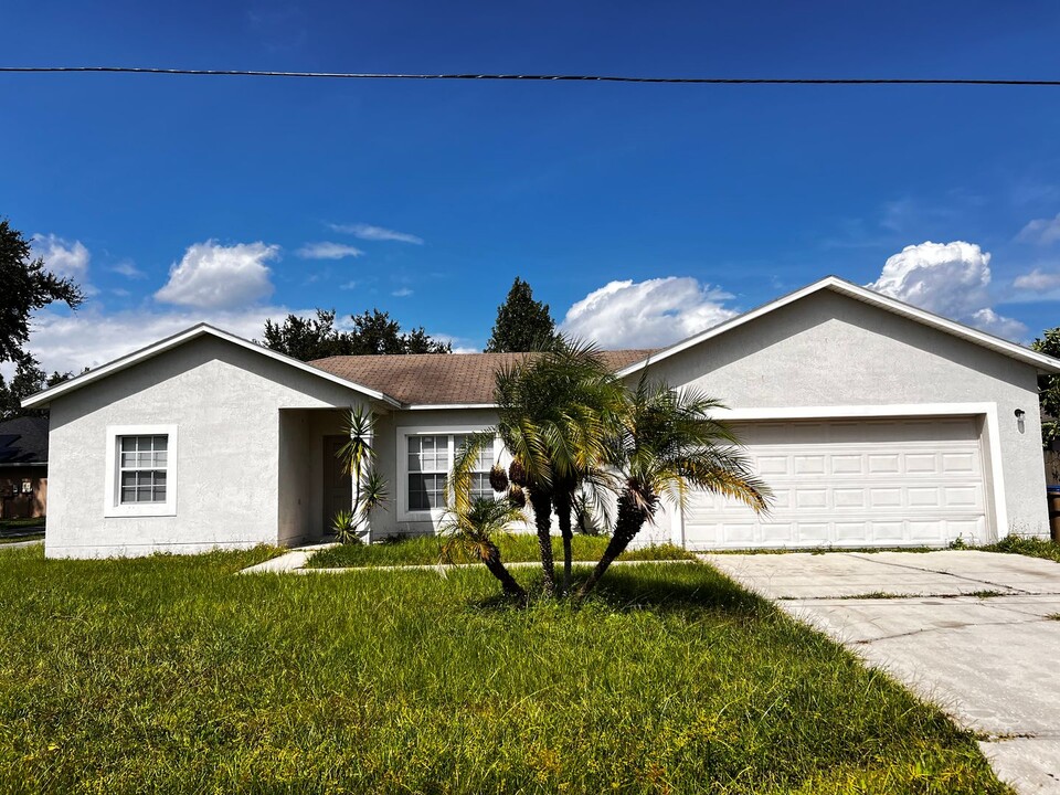 380 Colonade Ct in Kissimmee, FL - Building Photo