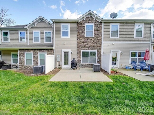 5657 Tipperlinn Way in Charlotte, NC - Building Photo - Building Photo