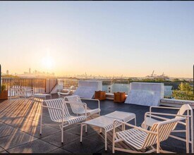 671 Ave E in Bayonne, NJ - Building Photo - Building Photo