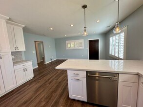 7915 Coldwater Canyon Ave in Los Angeles, CA - Building Photo - Building Photo