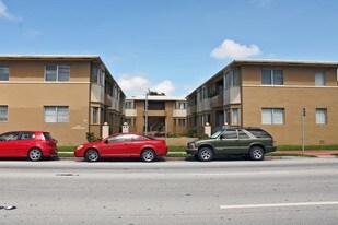 The Harding Apartments in Miami Beach, FL - Building Photo