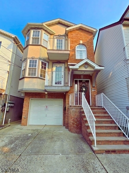 property at 140 Orchard St