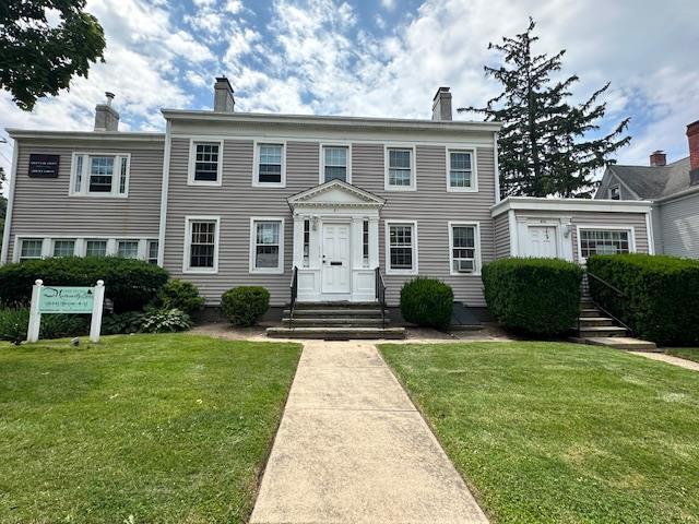 81 New St in Huntington, NY - Foto de edificio
