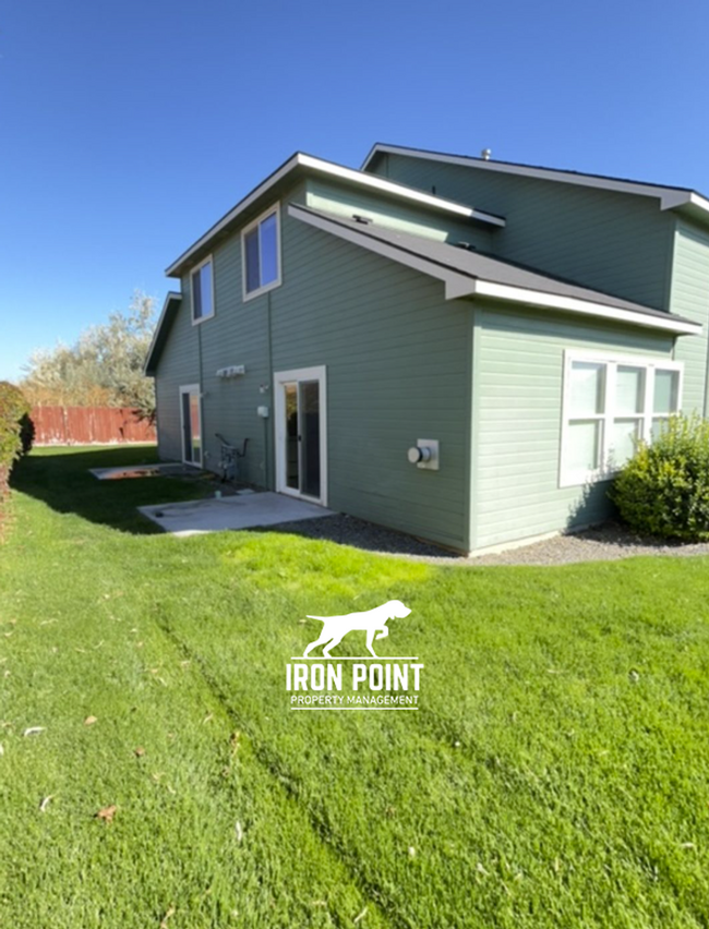 3914 Idaho Ave in Caldwell, ID - Foto de edificio - Building Photo
