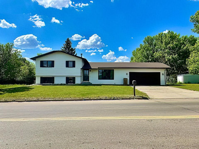 property at 210 16th Ave SE