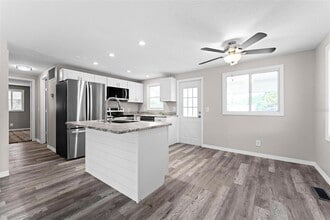 2714 Vindale Rd in Tavares, FL - Building Photo - Building Photo