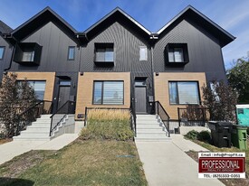 15708 97 Av NW in Edmonton, AB - Building Photo