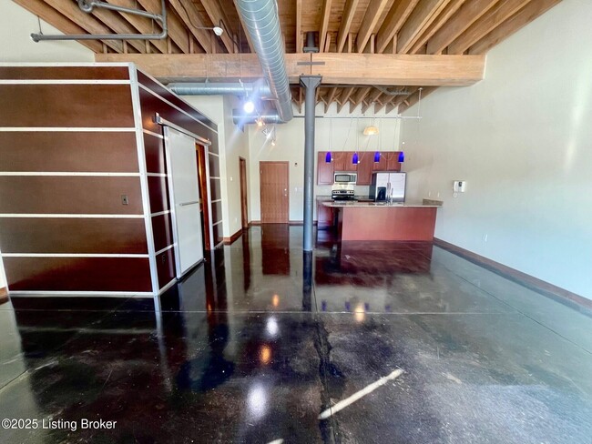 309 E Market St in Louisville, KY - Building Photo - Building Photo