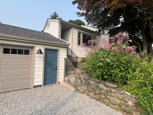 property at 5 Pleasant St