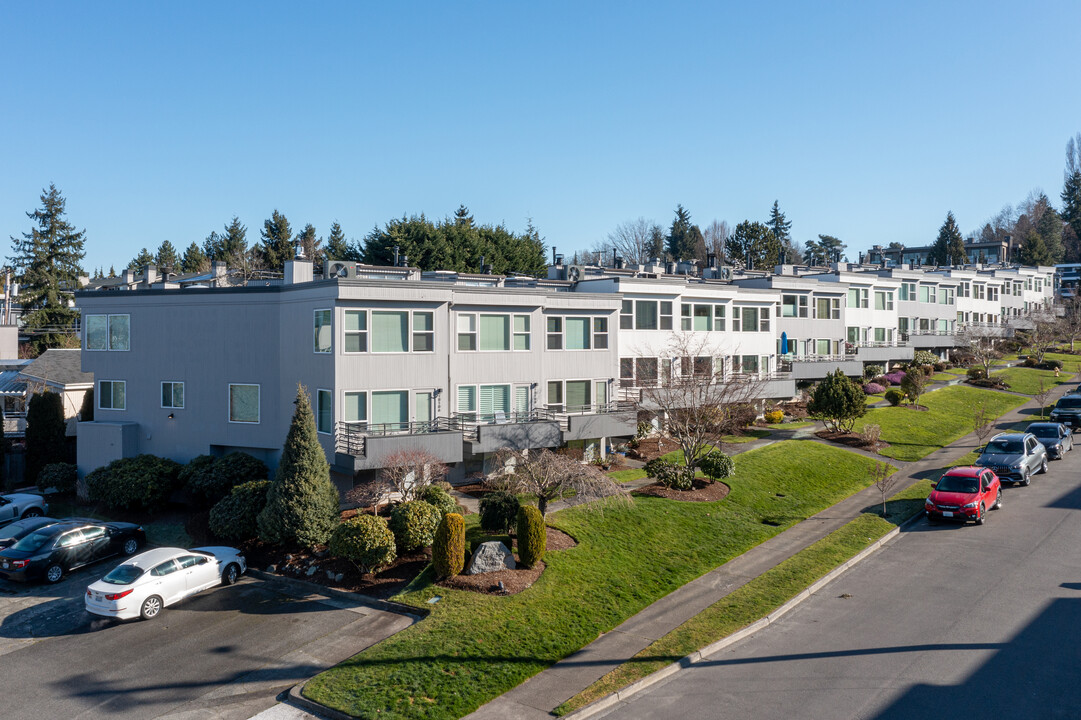 Pointe Vista in Kirkland, WA - Foto de edificio