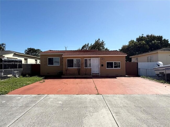 property at 34 E 15th St