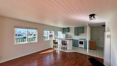 232 Santa Monica Dr, Unit Lower Unit in Oxnard, CA - Building Photo - Building Photo
