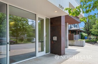 2530 SE 26th Ave in Portland, OR - Building Photo - Building Photo