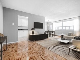 5 Capri Road in Toronto, ON - Building Photo
