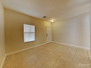 2405 N 92nd Ln in Phoenix, AZ - Building Photo - Building Photo
