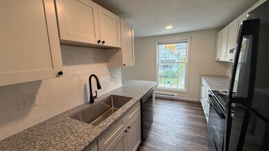 12 Union St in Dover, NH - Building Photo - Building Photo