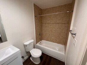 8637 S Hoover St in Los Angeles, CA - Building Photo - Building Photo