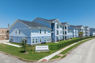 Renaissance at Lakeshore in Port Arthur, TX - Building Photo - Building Photo