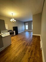 19 W Central St, Unit 1 in Chippewa Falls, WI - Building Photo