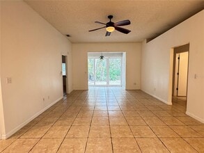 4135 Quail Briar Dr in Valrico, FL - Building Photo - Building Photo